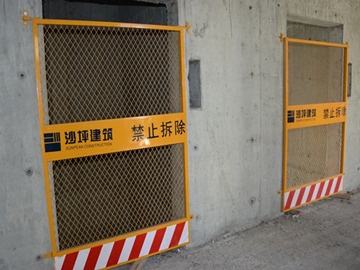 电梯防护门案例